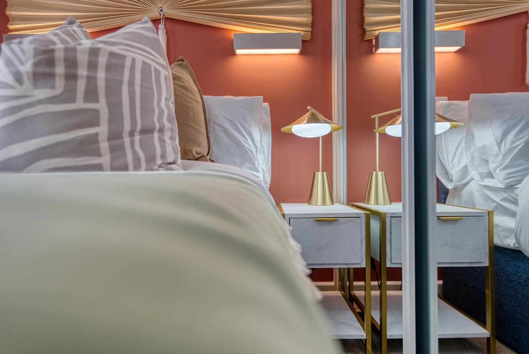 1 Bedroom Ocean Village Luxurious, Stylish & Cosy Apartment, Central Location In Southampton, Sleeps 4 - Summer Special Offer! - By Blue Puffin Stays Luaran gambar