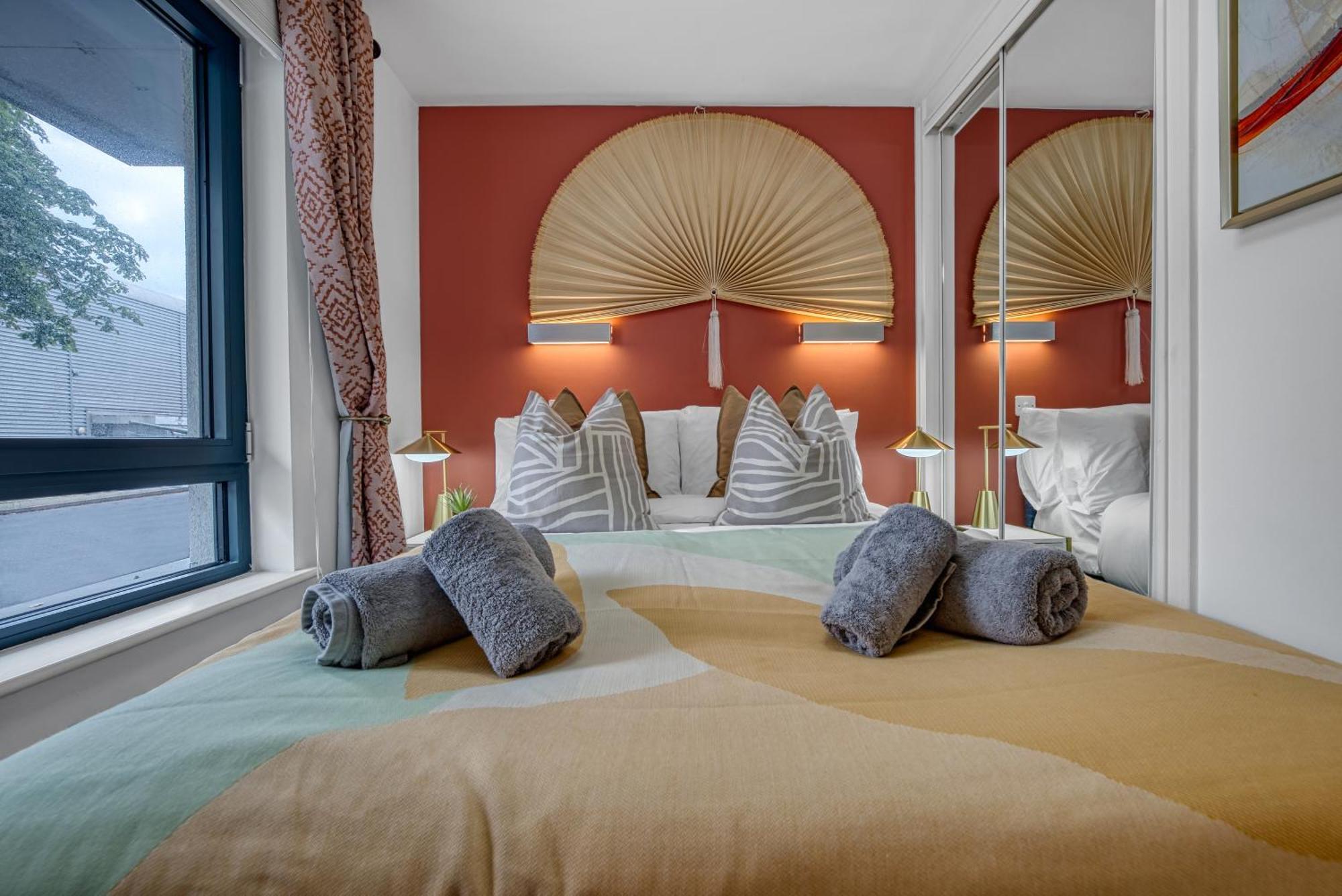 1 Bedroom Ocean Village Luxurious, Stylish & Cosy Apartment, Central Location In Southampton, Sleeps 4 - Summer Special Offer! - By Blue Puffin Stays Luaran gambar