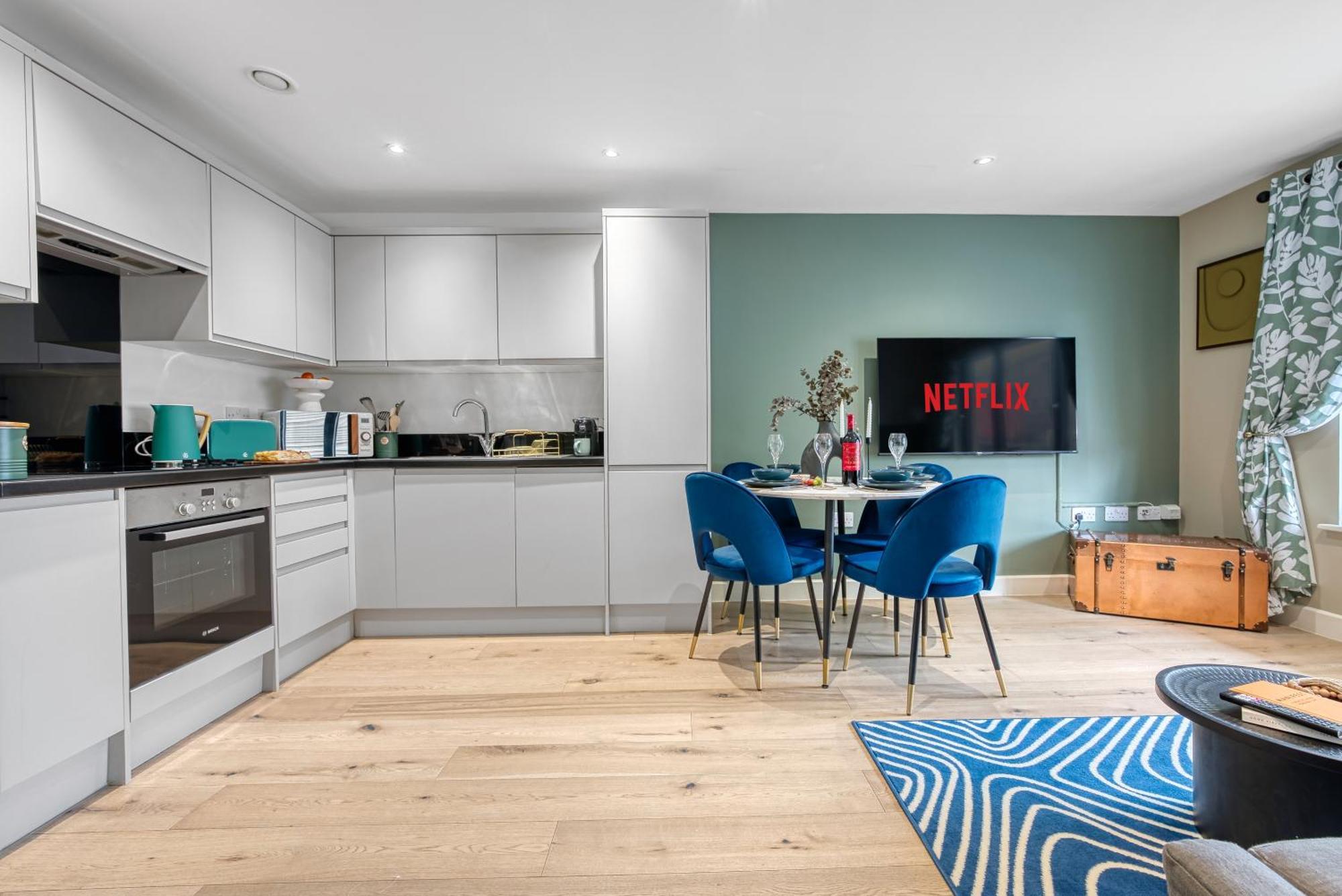 1 Bedroom Ocean Village Luxurious, Stylish & Cosy Apartment, Central Location In Southampton, Sleeps 4 - Summer Special Offer! - By Blue Puffin Stays Luaran gambar