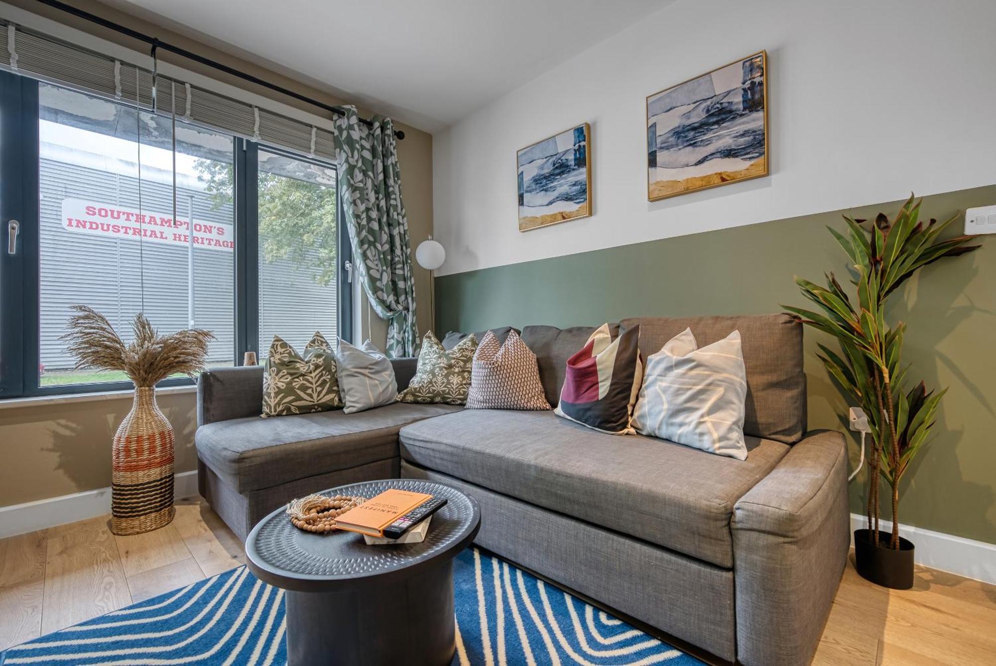 1 Bedroom Ocean Village Luxurious, Stylish & Cosy Apartment, Central Location In Southampton, Sleeps 4 - Summer Special Offer! - By Blue Puffin Stays Luaran gambar